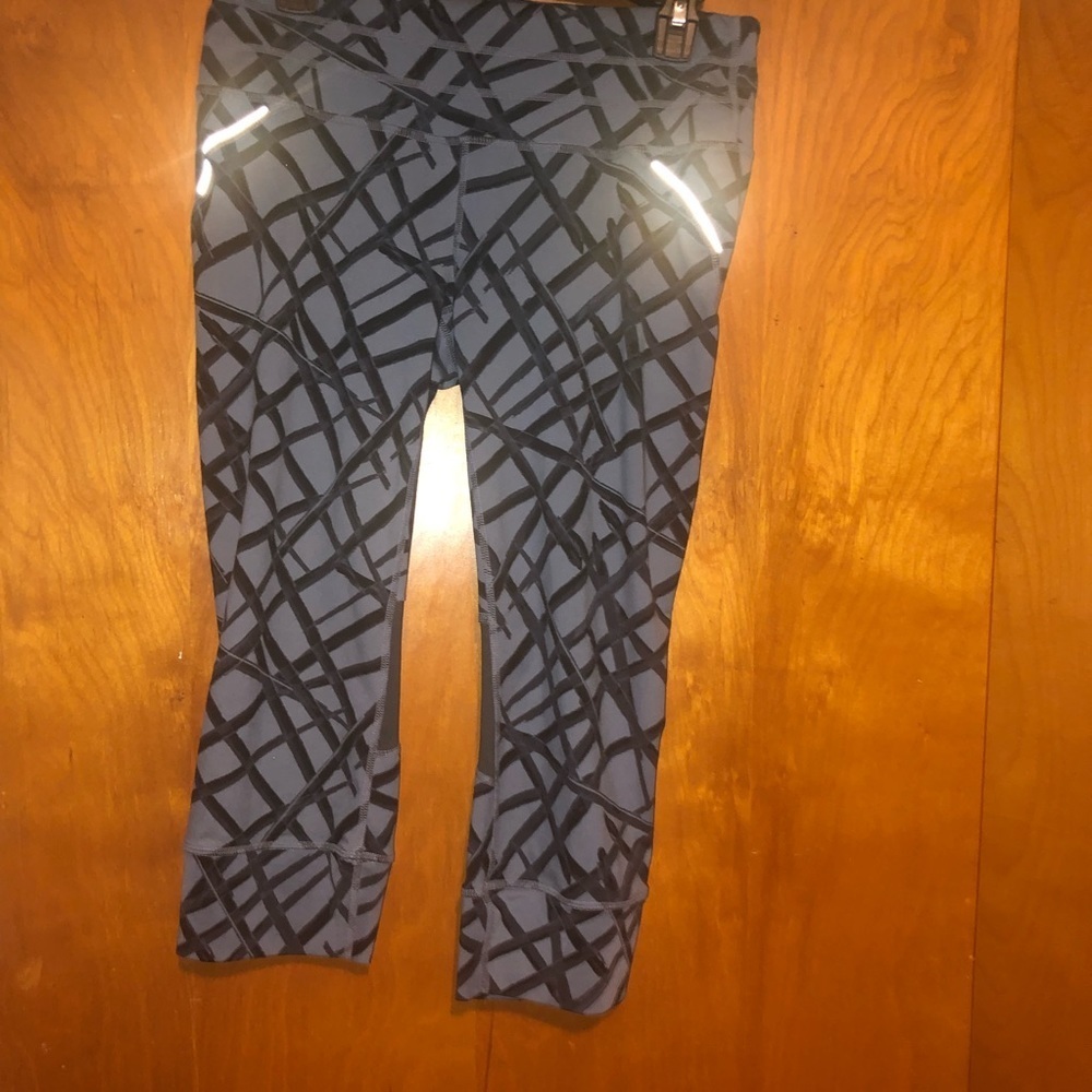 Athleta Splash Relay Capri Flint Grey SIZE M